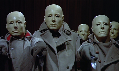 L'Homme Sans Visage. La marche des spectres.